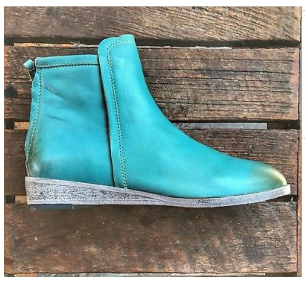 Gee WaWa  leather boots